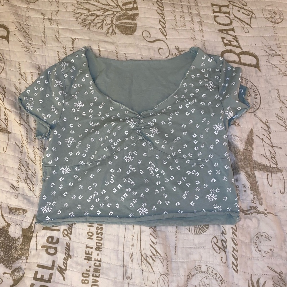 SHEIN ~ Medium ~ Green and white ~ Cropped shirt ~